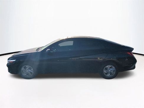 New 2026 Hyundai Elantra SE image 8