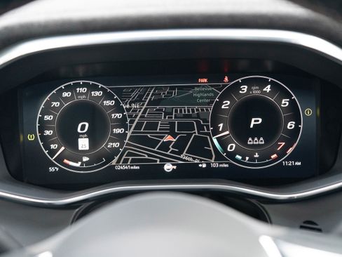 Used 2022 Jaguar F-PACE SVR image 16