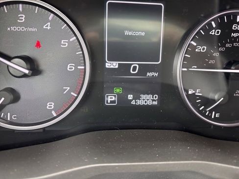Used 2023 Subaru Ascent Touring AWD/4WD image 5