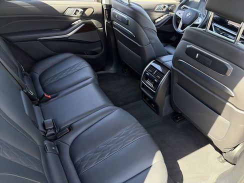 Used 2026 BMW X7 xDrive40i AWD/4WD image 15