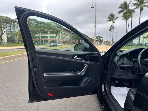Used 2018 Kia Stinger image 14