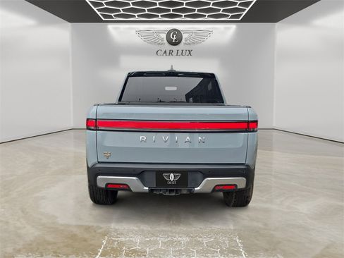 Used 2022 Rivian R1T Adventure image 4