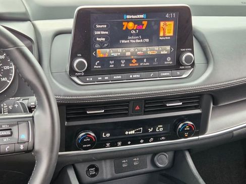Used 2025 Nissan Rogue SV FWD image 23