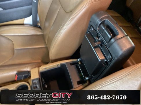 Used 2018 Jeep Wrangler Unlimited Sahara w/ Connectivity Group image 26