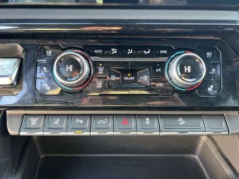 Used 2024 GMC Sierra 2500 AT4 w/ AT4 Preferred Package image 21