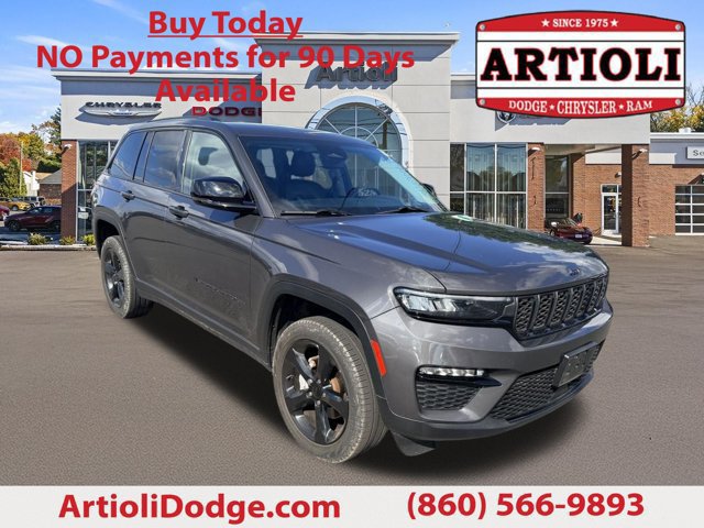 Used 2023 Jeep Grand Cherokee Limited w/ Black Appearance Package AWD/4WD image 1