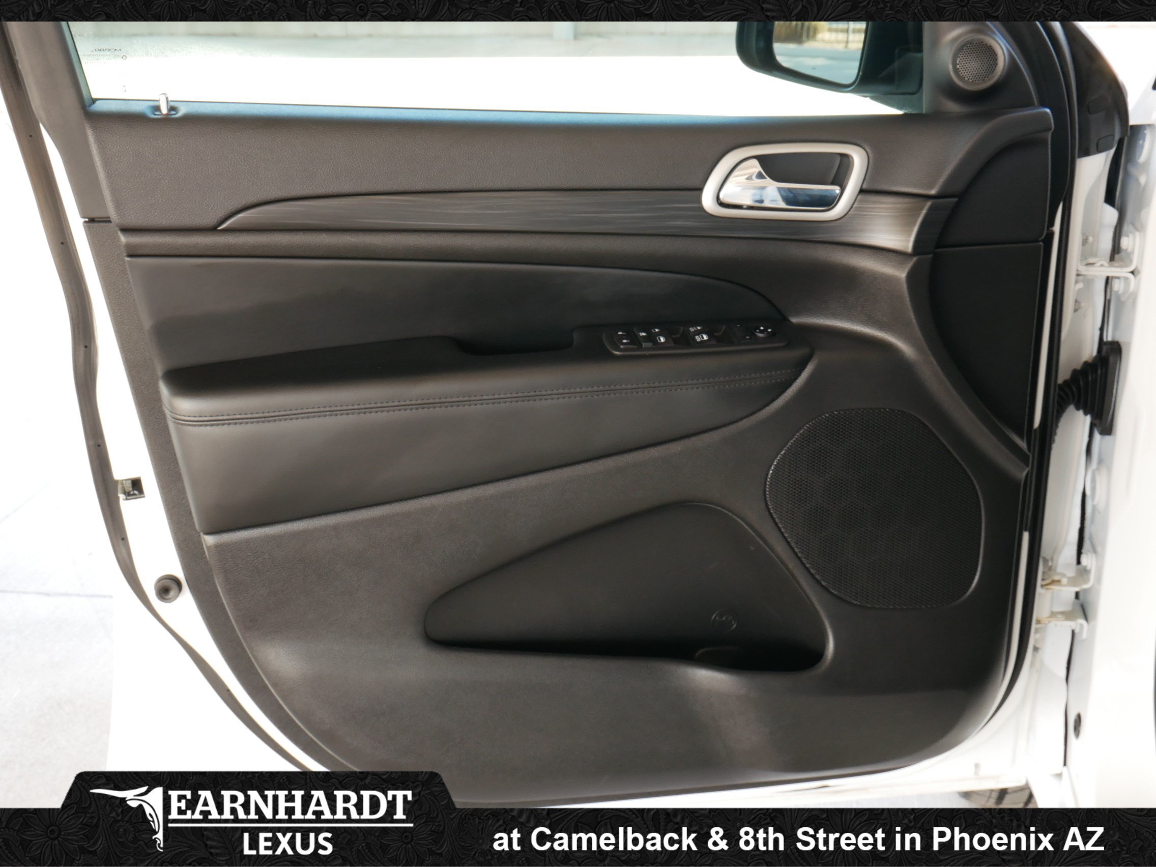 Used 2020 Jeep Grand Cherokee Altitude AWD/4WD image 6