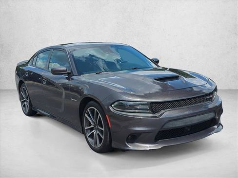 Used 2020 Dodge Charger R/T w/ Plus Group RWD image 3