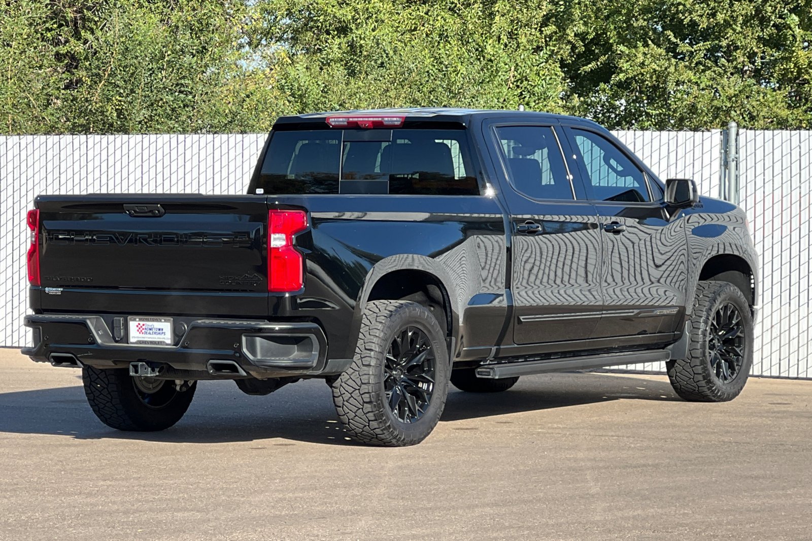 Used 2026 Chevrolet Silverado 1500 High Country w/ Midnight Edition AWD/4WD image 4