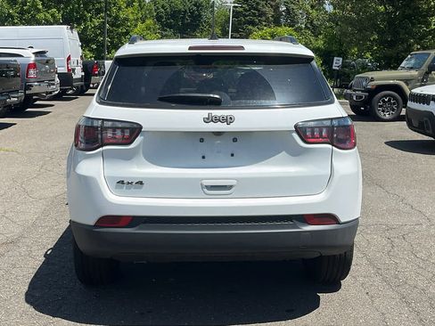 New 2026 Jeep Compass Latitude w/ Sun and Sound Group AWD/4WD image 5