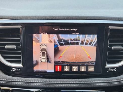 New 2026 Chrysler Pacifica Select image 13