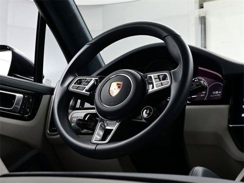 Certified 2023 Porsche Cayenne Turbo S image 21