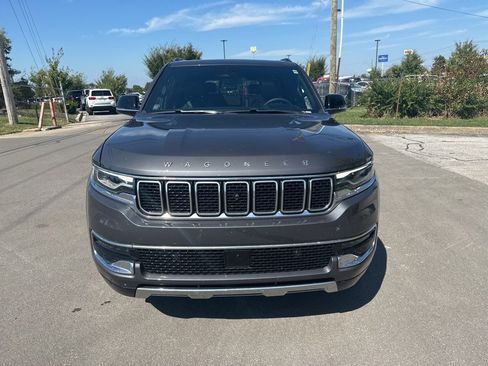 Used 2024 Jeep Wagoneer Series III w/ Premium Group I image 2