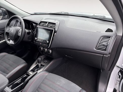 Used 2025 Mitsubishi Outlander Sport SE AWD/4WD image 26