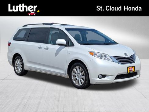 Used 2017 Toyota Sienna XLE AWD/4WD image 1
