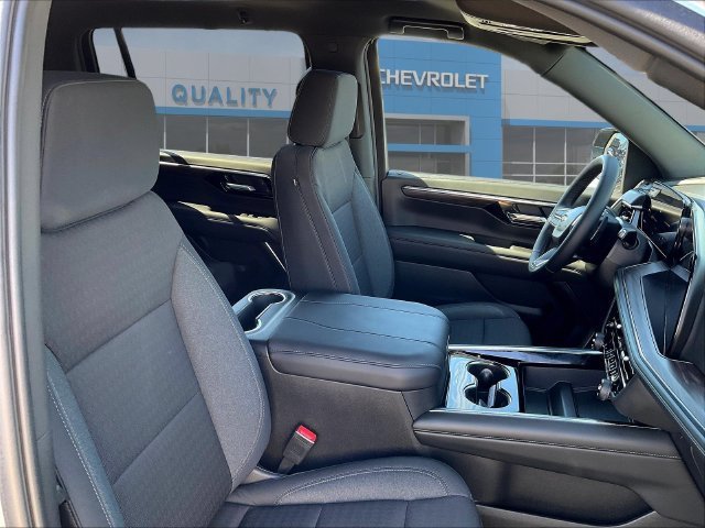 Used 2026 Chevrolet Suburban LS AWD/4WD image 12