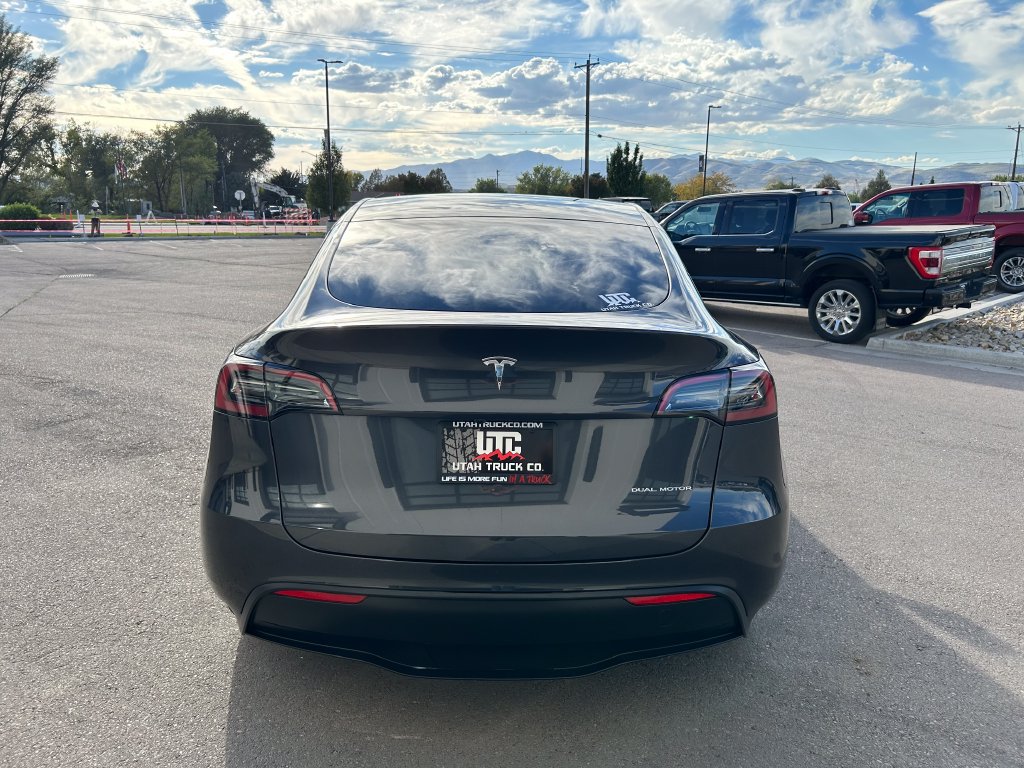 Used 2024 Tesla Model Y Long Range AWD/4WD image 6