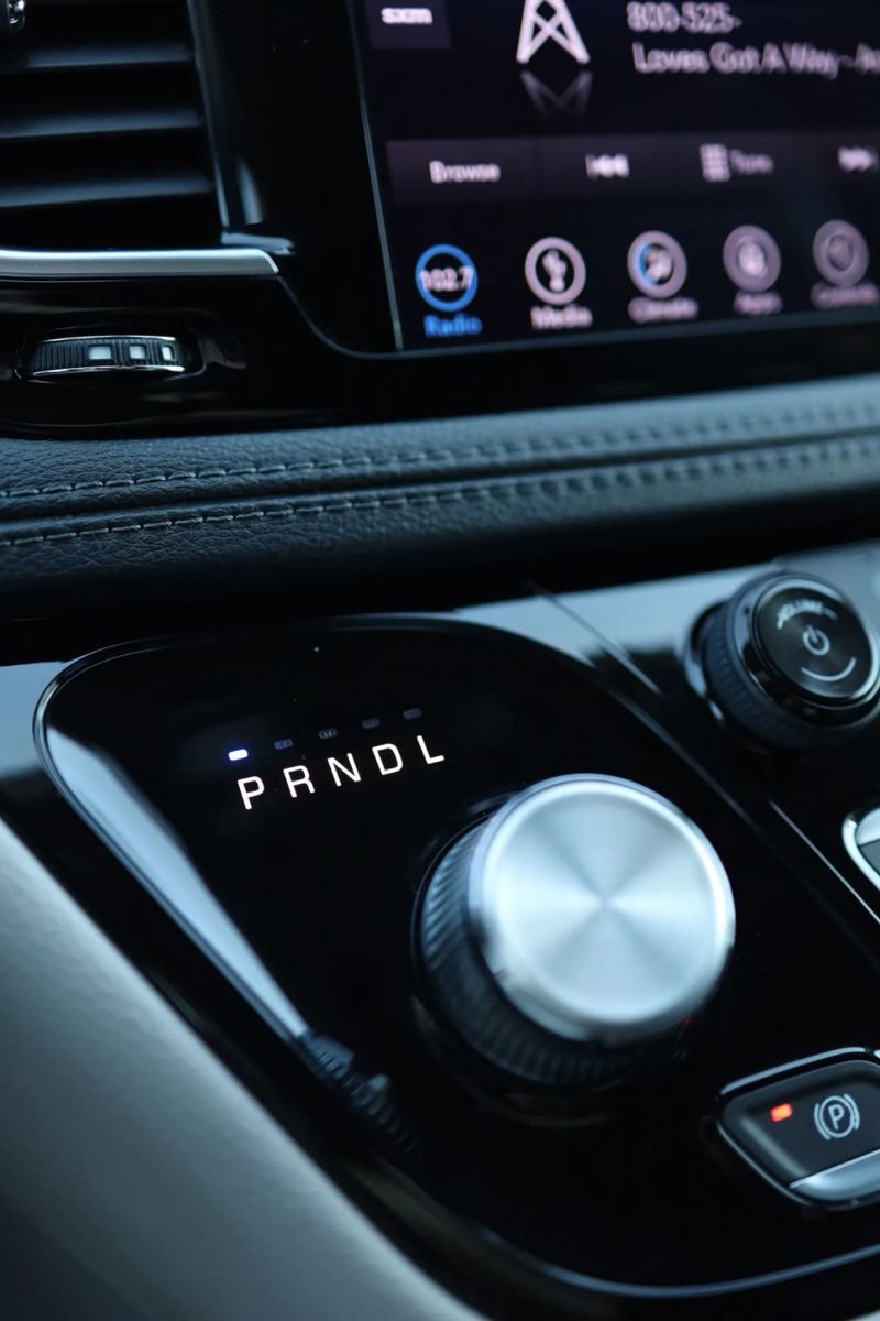 Used 2019 Chrysler Pacifica Limited FWD image 31