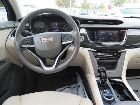 Used 2022 Cadillac XT6 Premium Luxury w/ Technology Package image 21