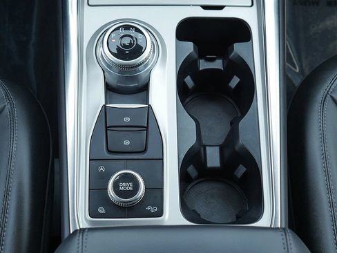 Used 2024 Ford Explorer XLT w/ Equipment Group 202A AWD/4WD image 25