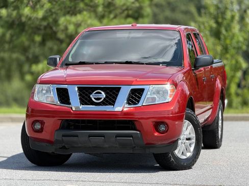 Used 2016 Nissan Frontier SV w/ SV Value Truck Package RWD image 2