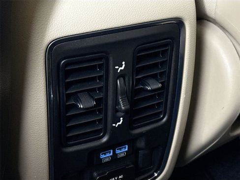 Used 2021 Jeep Grand Cherokee Limited w/ Trailer Tow Group IV image 39