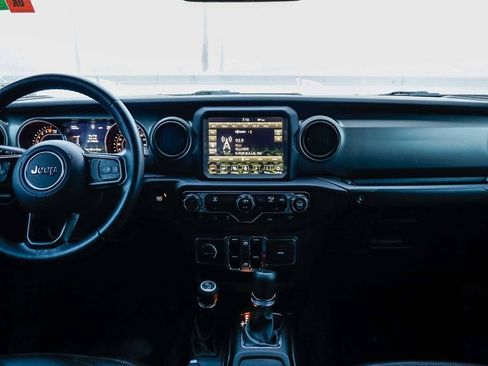 Certified 2021 Jeep Gladiator Willys image 13