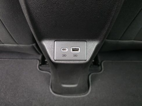 Used 2023 Chevrolet Bolt EUV LT image 43