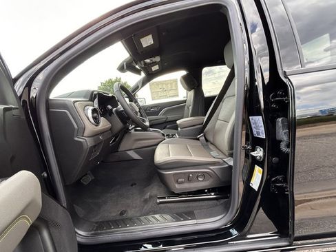 New 2026 Chevrolet Colorado ZR2 w/ Technology Package AWD/4WD image 4