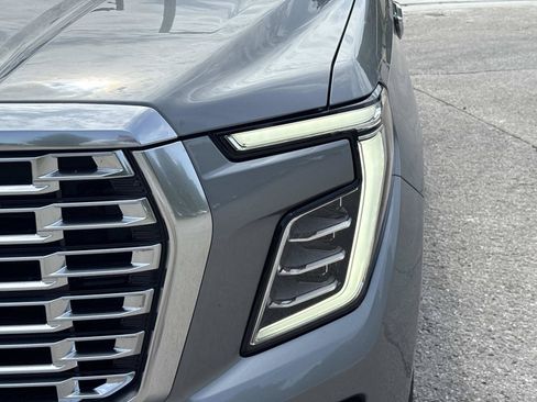 Used 2025 GMC Yukon Denali w/ Denali Reserve Package AWD/4WD image 11