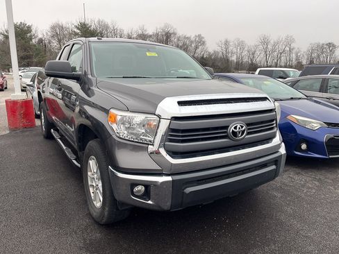 Used 2015 Toyota Tundra SR5 w/ SR5 Upgrade Package image 1