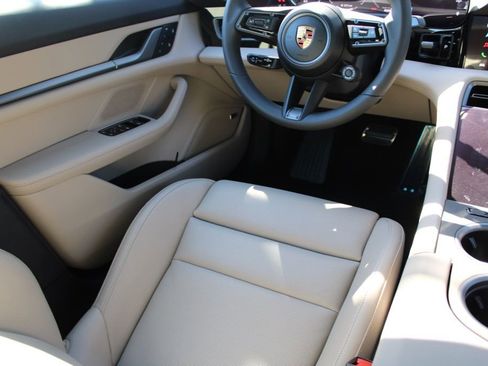 Used 2025 Porsche Taycan 4S AWD/4WD image 19