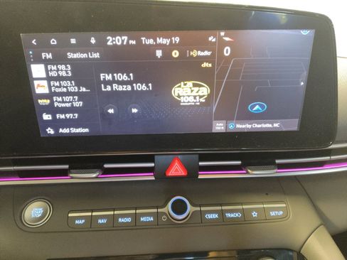 Used 2024 Hyundai Elantra SEL w/ Convenience Package FWD image 25