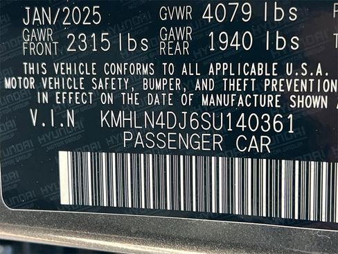 Certified 2025 Hyundai Elantra Limited image 33