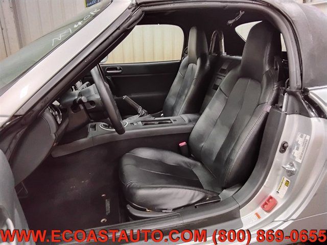 Used 2006 MAZDA MX-5 Miata RWD image 10