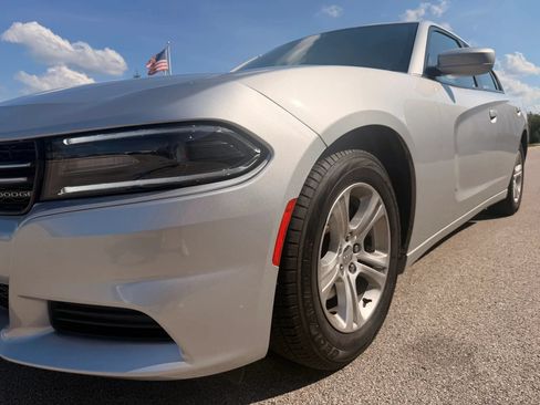 Used 2021 Dodge Charger SXT w/ Leather Interior Group RWD image 4
