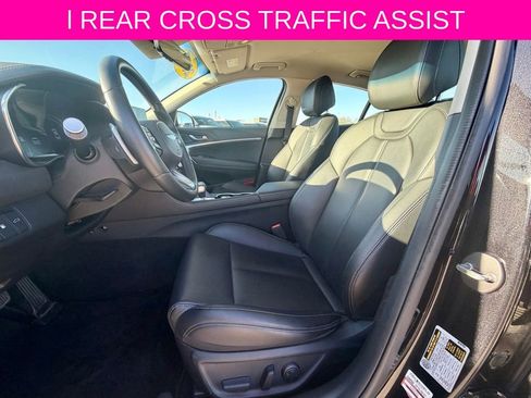 Used 2025 Genesis G70 2.5T image 16