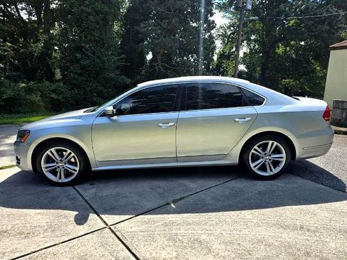 Used 2014 Volkswagen Passat TDI SEL Premium image 34