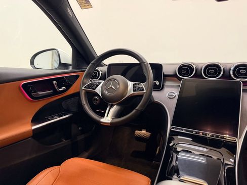 Used 2025 Mercedes-Benz C 300 4MATIC Sedan image 16