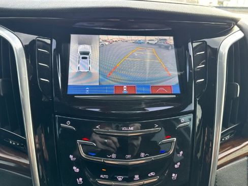 Used 2020 Cadillac Escalade Premium Luxury image 24