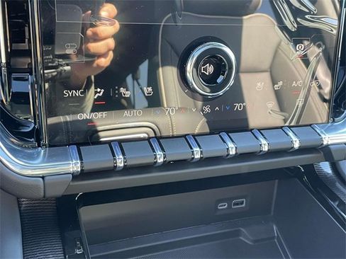 New 2026 GMC Yukon XL Elevation w/ Elevation Premium Package image 16