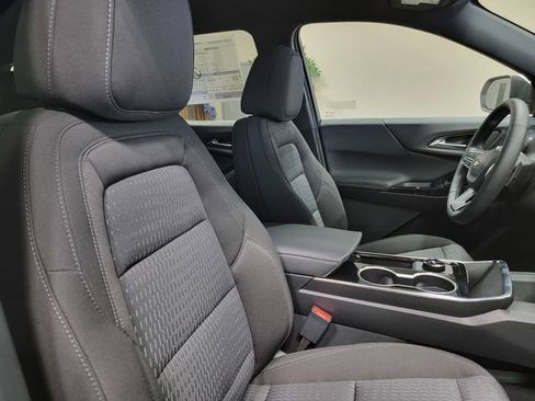 New 2026 Chevrolet Equinox LT w/ Convenience Package II image 16