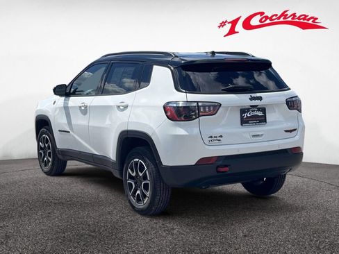 Used 2024 Jeep Compass Trailhawk AWD/4WD image 9