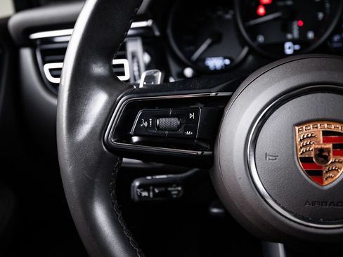 Certified 2024 Porsche Macan AWD/4WD image 17