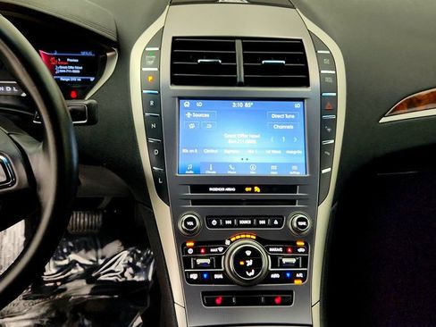 Used 2020 Lincoln MKZ Reserve FWD image 18