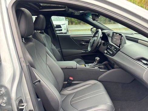 Used 2024 Lexus ES 300h F Sport w/ Accessory Package (Z1) FWD image 33