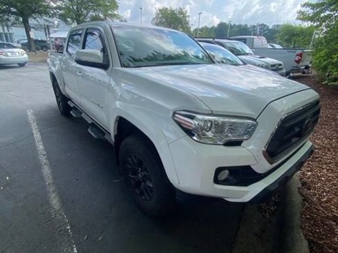 Used 2023 Toyota Tacoma SR5 AWD/4WD image 1