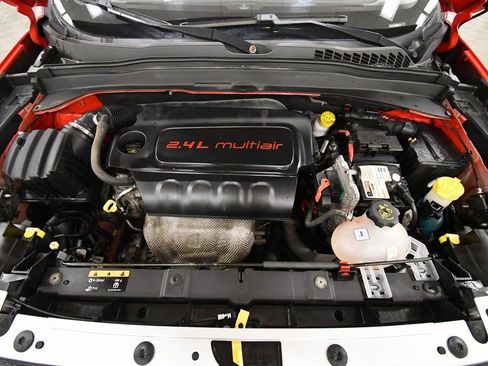 Used 2017 Jeep Renegade Limited image 12