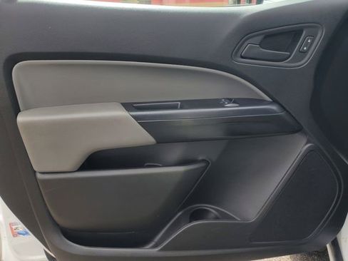 Used 2020 Chevrolet Colorado W/T w/ WT Convenience Package RWD image 13