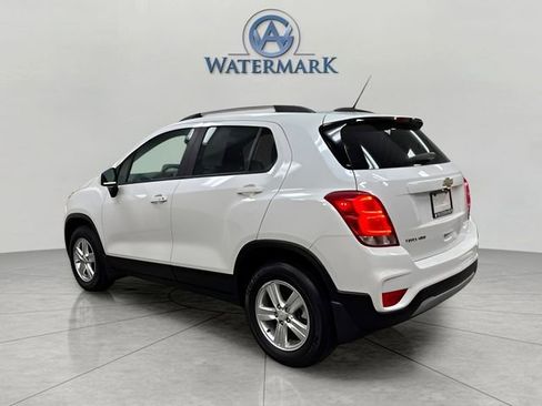 Used 2021 Chevrolet Trax LT w/ Premium Seat Package image 3